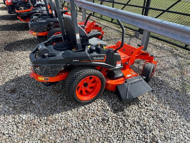 Image of Kubota Z252KH-54 equipment image 3