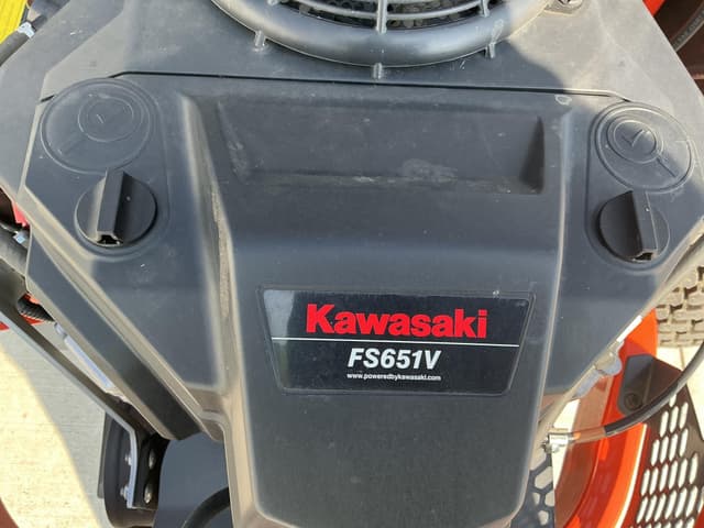 Image of Kubota Z411KW-3-48 equipment image 4