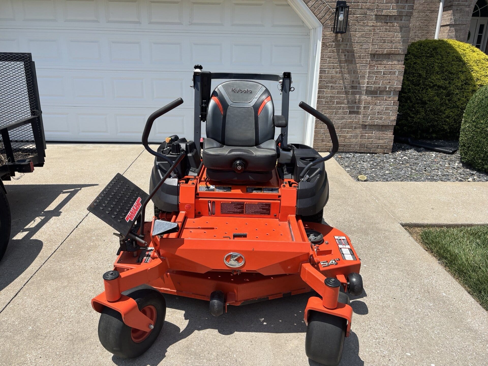 2023 Kubota Z422 Equipment Image0