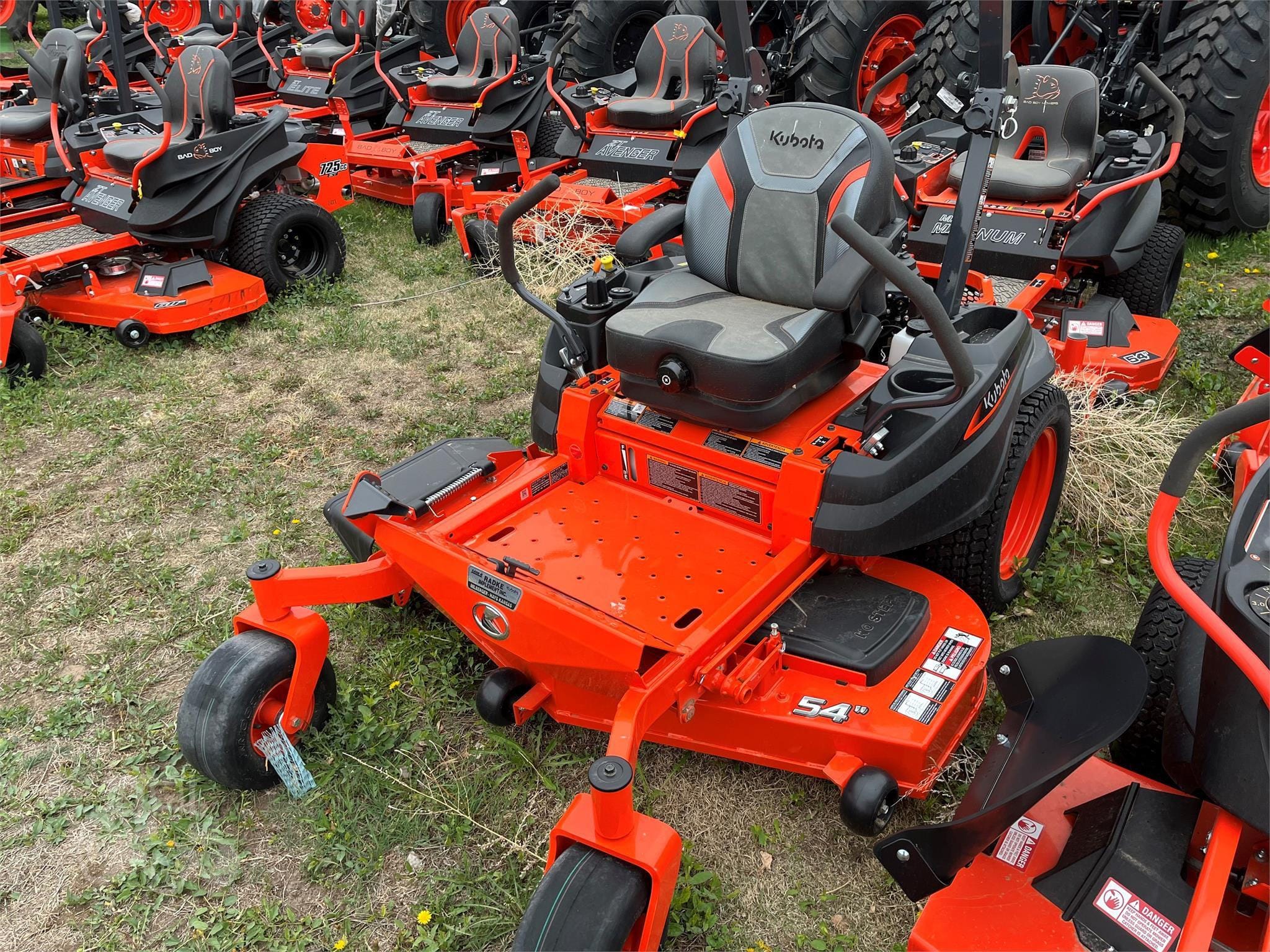 2023 Kubota Z422 Equipment Image0