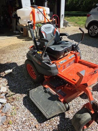 2023 Kubota Z422KW Equipment Image0