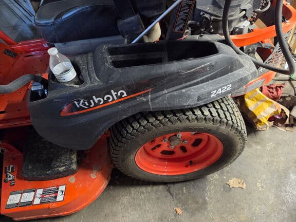 Image of Kubota Z422KW equipment image 4