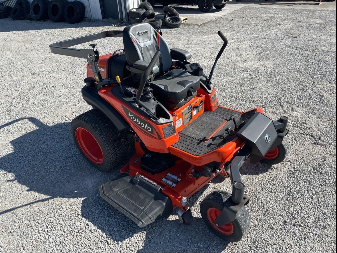 2023 Kubota ZD1211 Equipment Image0
