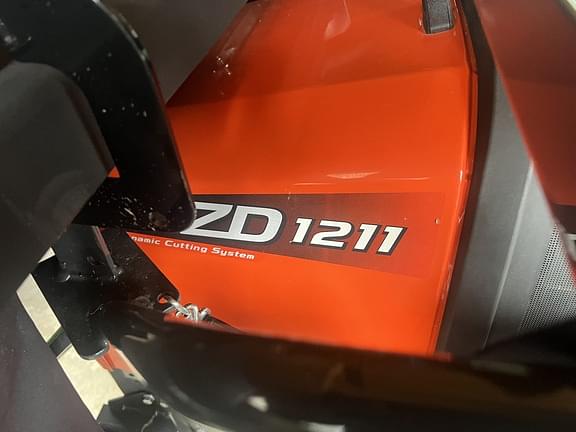 Image of Kubota ZD1211 equipment image 4