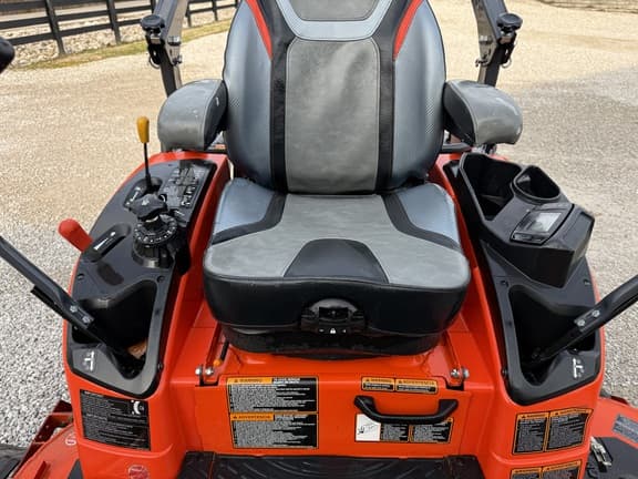 Image of Kubota ZD1211 equipment image 4