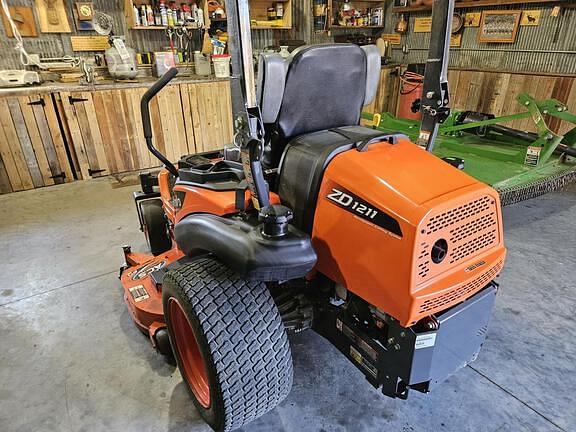 Image of Kubota ZD1211 equipment image 2