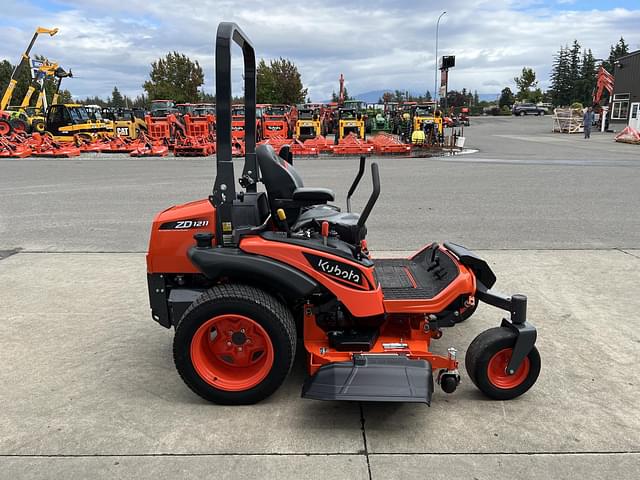 Image of Kubota ZD1211 equipment image 4