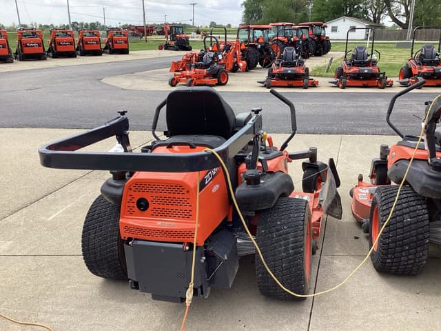Image of Kubota ZD1211L equipment image 2
