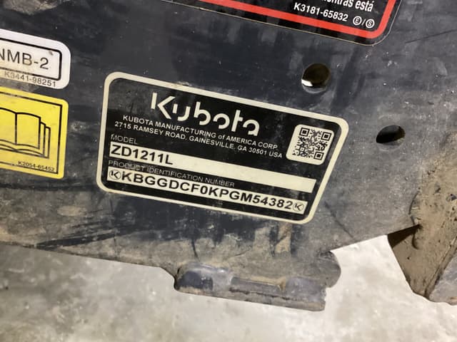 Image of Kubota ZD1211 equipment image 1