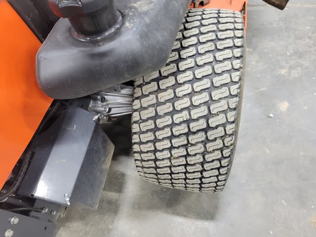 Image of Kubota ZD1211 equipment image 2