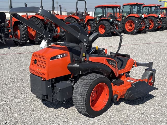 Image of Kubota ZD1211 equipment image 2