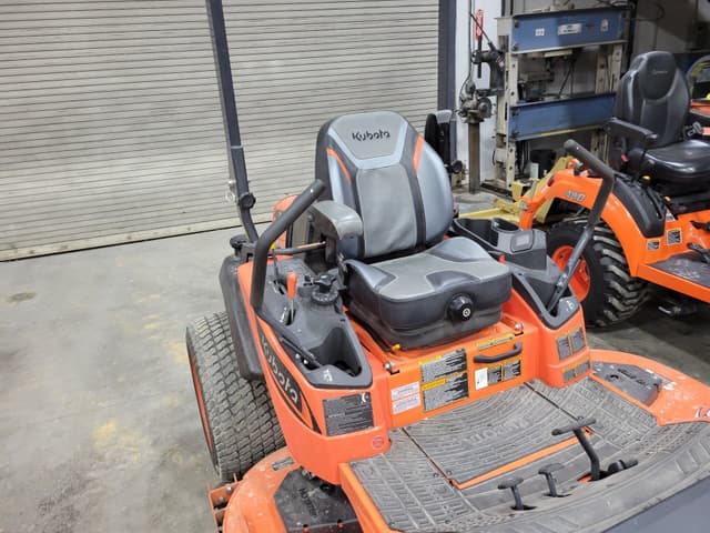 Image of Kubota ZD1211 equipment image 4