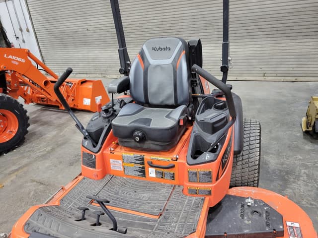 Image of Kubota ZD1211 equipment image 3