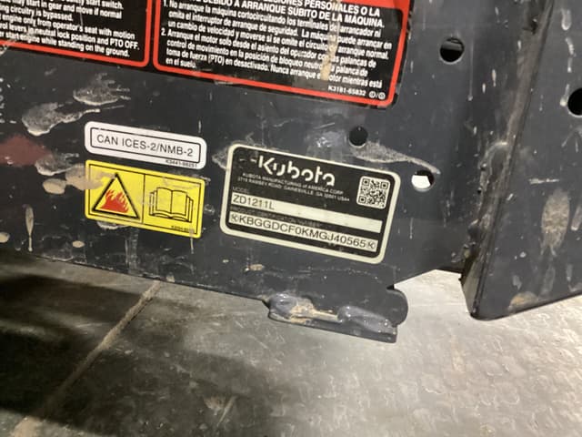 Image of Kubota ZD1211 equipment image 1