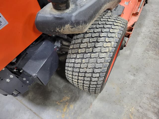 Image of Kubota ZD1211 equipment image 2