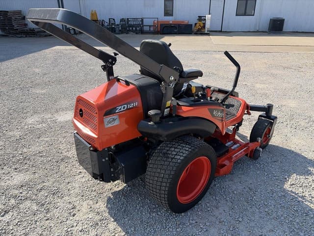 Image of Kubota ZD1211 equipment image 2