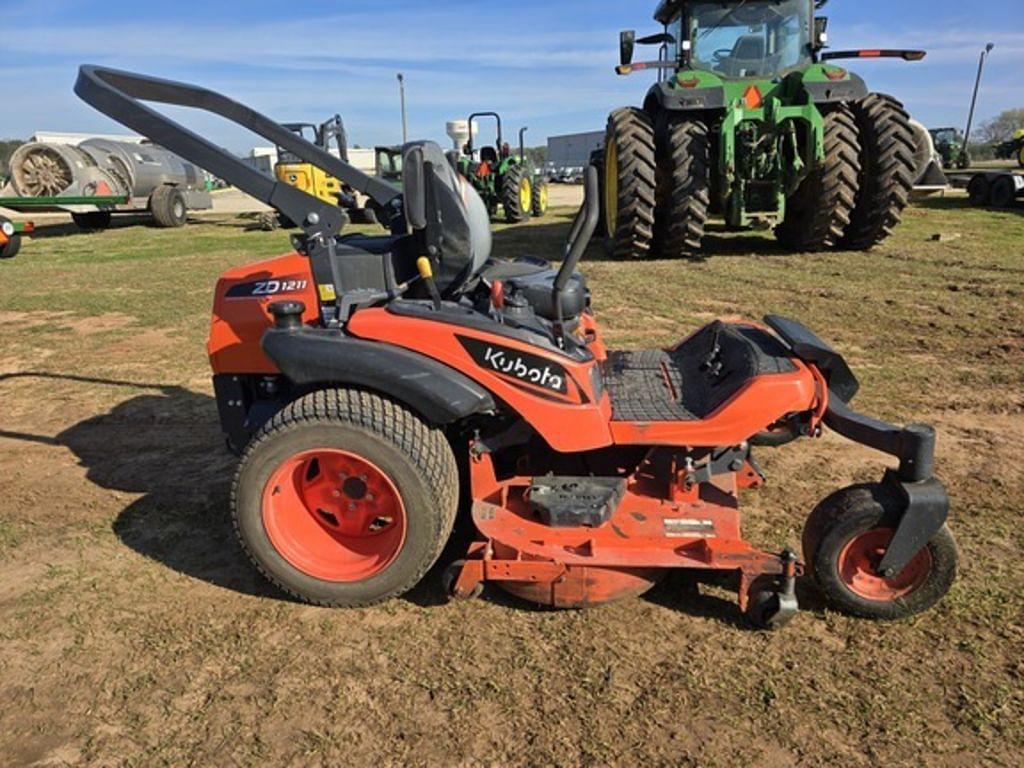 Image of Kubota ZD1211L Primary image