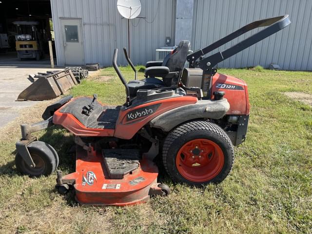 Image of Kubota ZD1211L equipment image 3