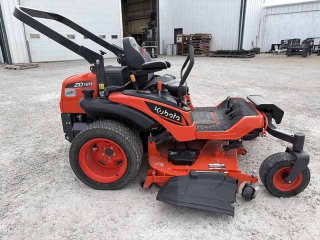 Image of Kubota ZD1211L equipment image 1