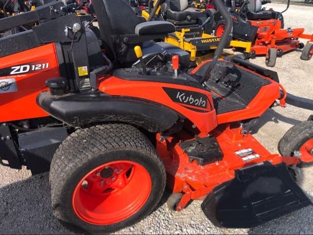 Image of Kubota ZD1211L equipment image 2