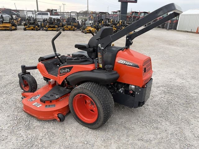 Image of Kubota ZD1211L equipment image 4