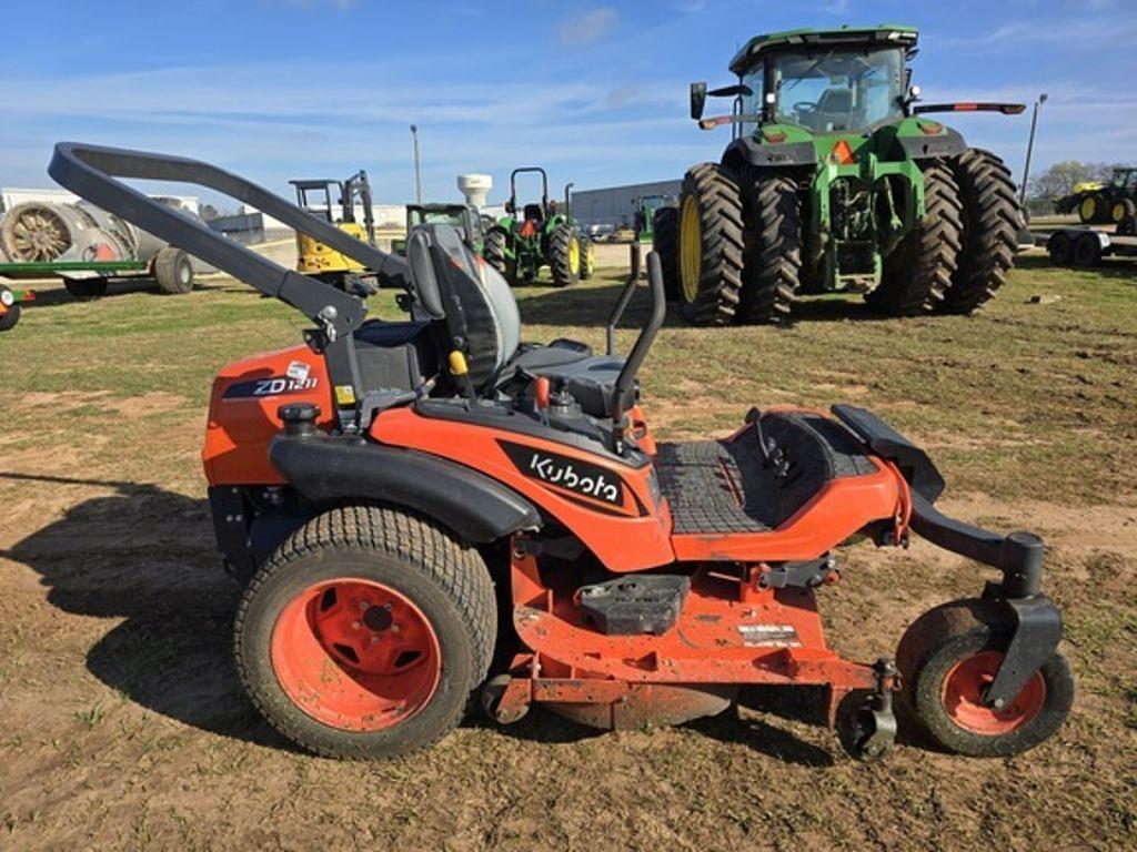 Image of Kubota ZD1211L Primary image