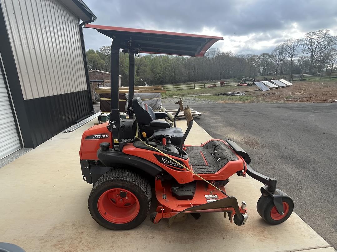 Image of Kubota ZD1211 Image 1