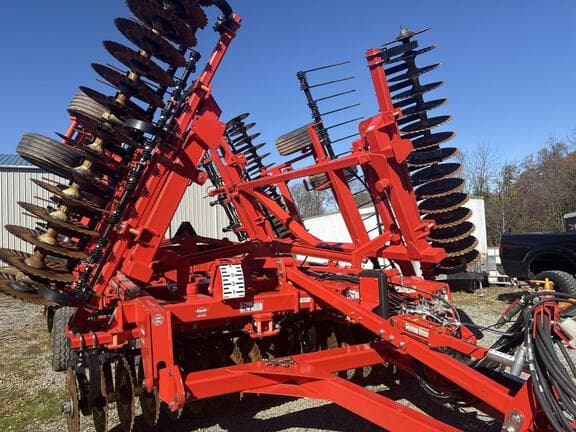 Image of Kuhn Krause Excelerator XT 8010 equipment image 2