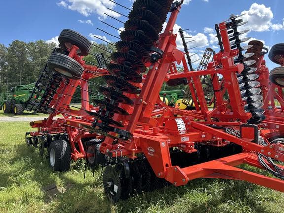 Image of Kuhn Krause Excelerator XT 8010 equipment image 3