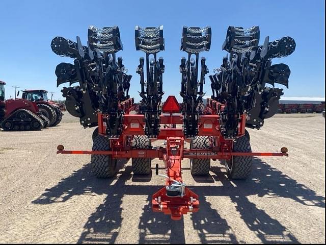 Image of Kuhn Krause Gladiator 1210 equipment image 3