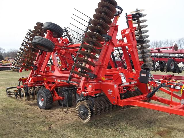 Image of Kuhn Krause Excelerator XT 8010 equipment image 2