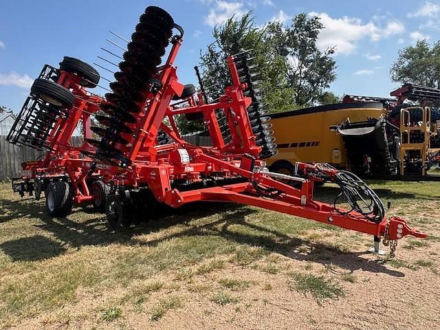 Image of Kuhn Krause Excelerator XT 8010 equipment image 1