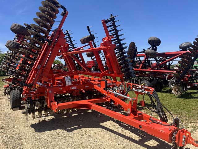 Image of Kuhn Krause Excelerator XT 8010 equipment image 2