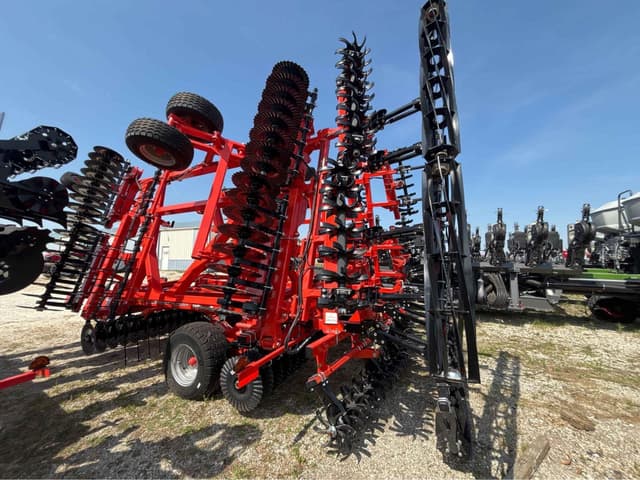 Image of Kuhn Krause Excelerator XT 8010 equipment image 3