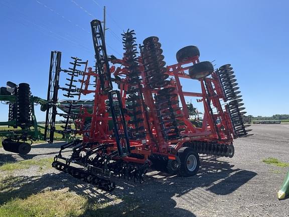 Image of Kuhn Krause Excelerator XT 8010 equipment image 4