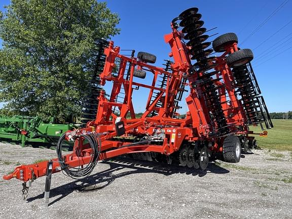 Image of Kuhn Krause Excelerator XT 8010 Primary image