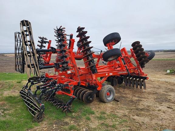 Image of Kuhn Krause Interceptor 8050 Primary image