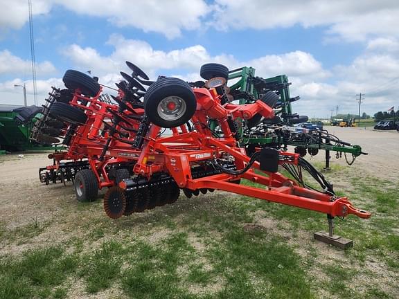 Image of Kuhn Krause Interceptor 8050 equipment image 1