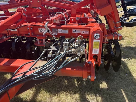 Image of Kuhn Krause Excelerator XT 8010-30 equipment image 1