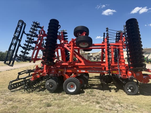 Image of Kuhn Krause Excelerator XT 8010-30 equipment image 4