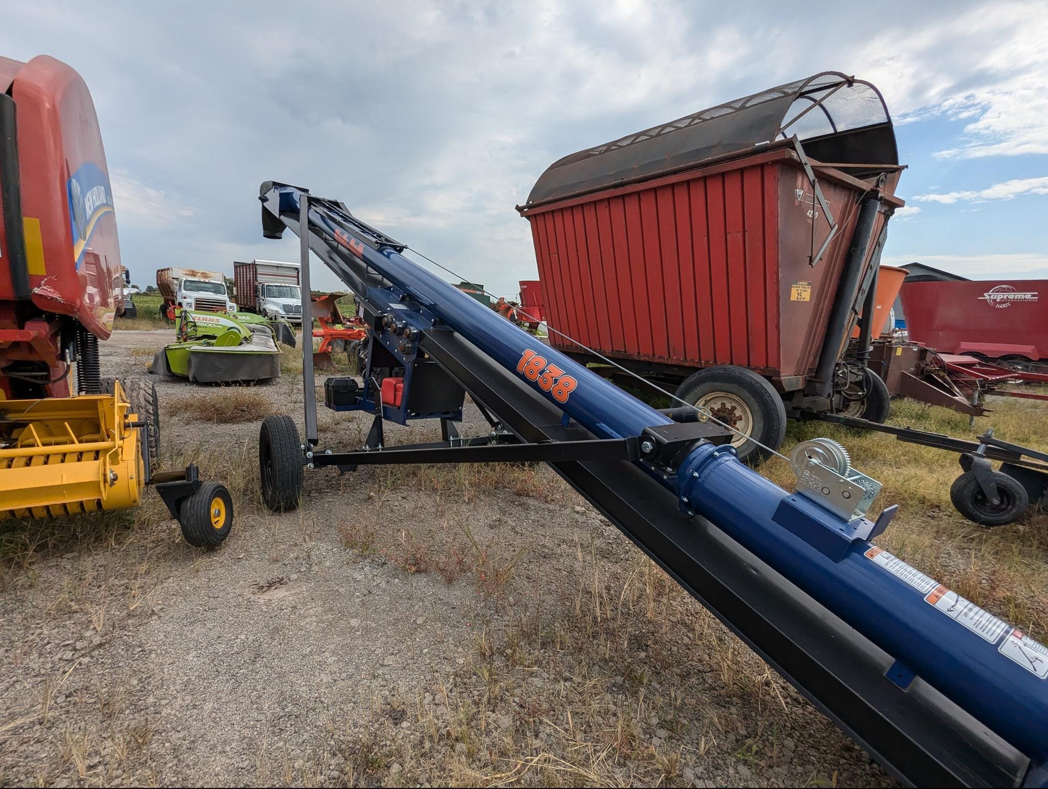 2023 Kwik-Belt 1838 Equipment Image0