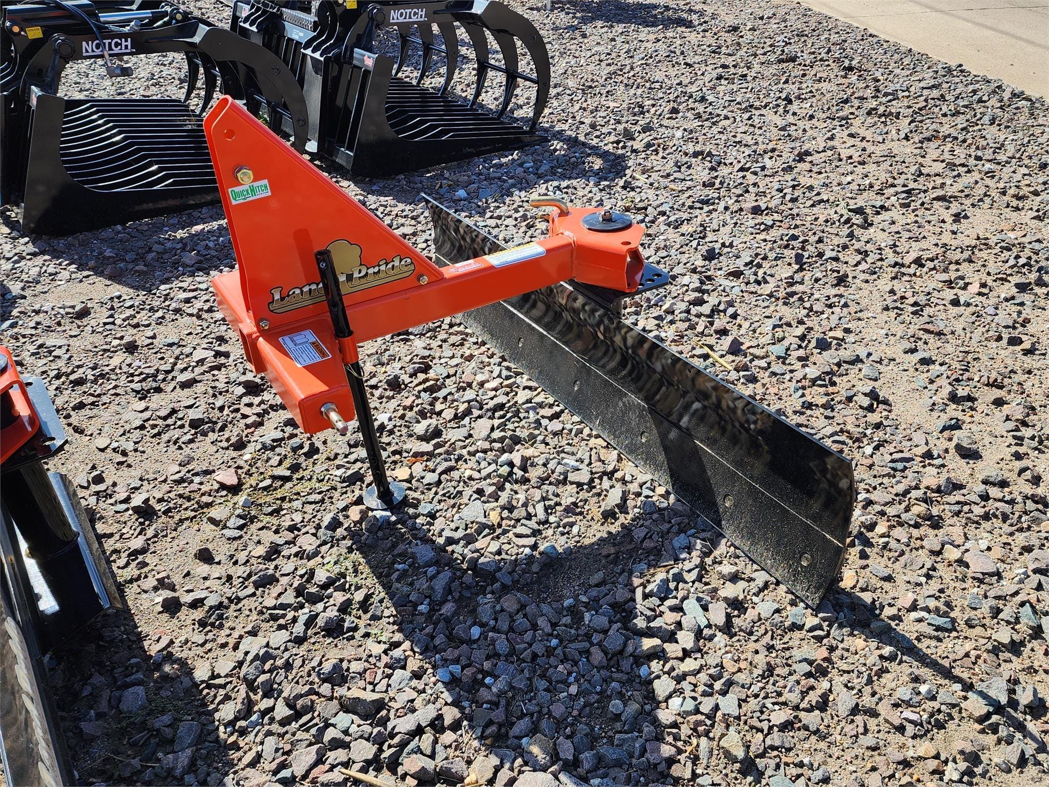 Main image Land Pride RB1572