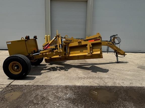 Image of Landoll 1030RS equipment image 2
