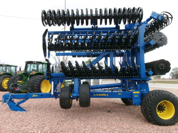 Image of Landoll 7833-30 equipment image 3