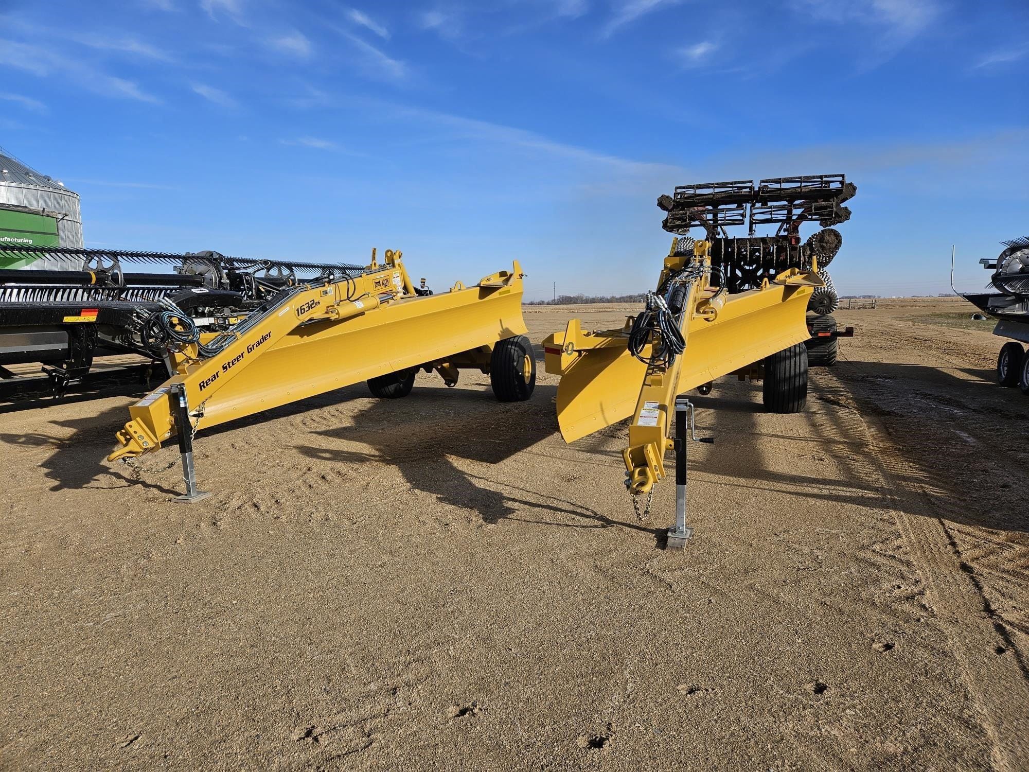 2023 Icon 1632RS Equipment Image0