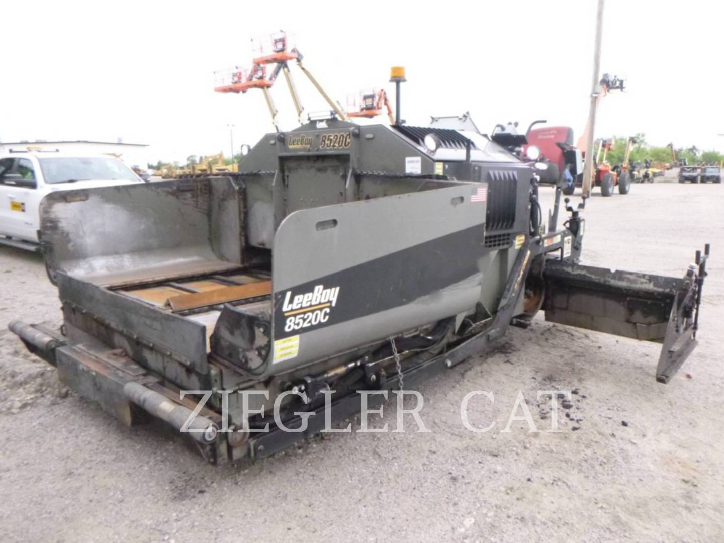 2023 LeeBoy 8520 Equipment Image0