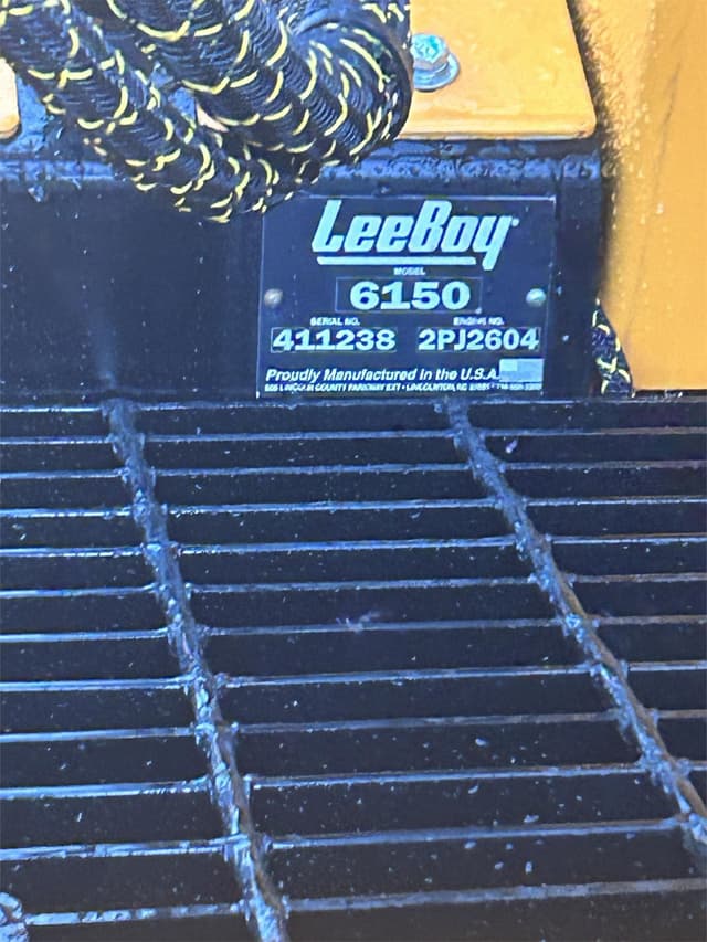 Image of LeeBoy 6150 equipment image 4