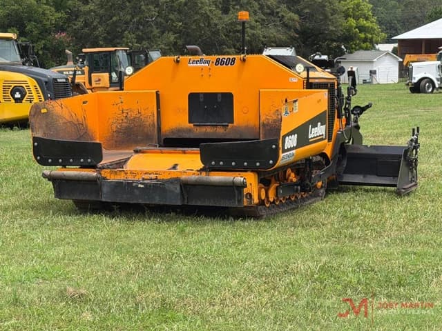 Image of LeeBoy 8608 equipment image 1