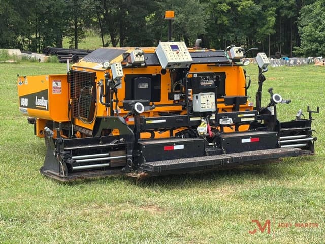 Image of LeeBoy 8608 equipment image 2