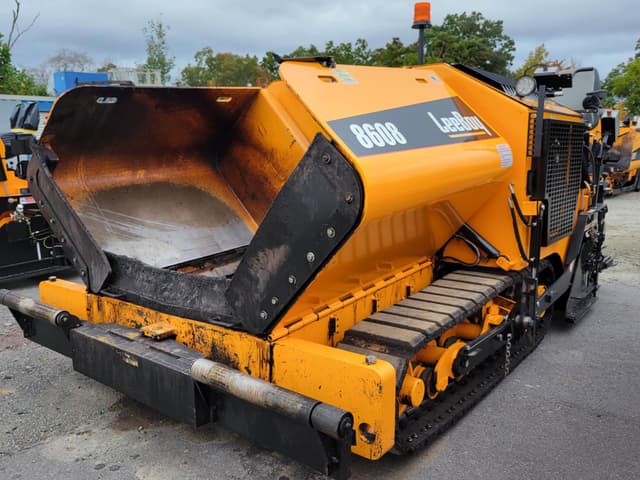 Image of LeeBoy 8608 equipment image 2